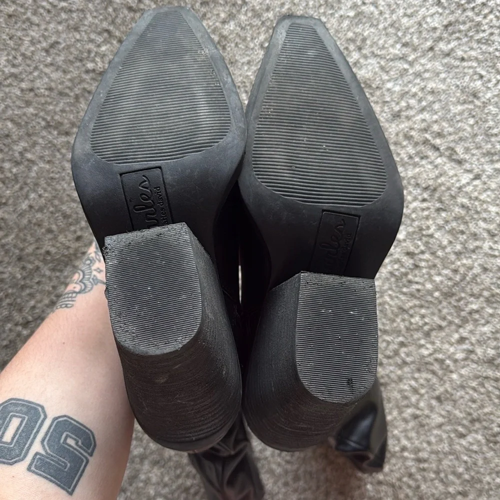 Charles By Charles David Black Heeled Boots - Picture 7 of 8